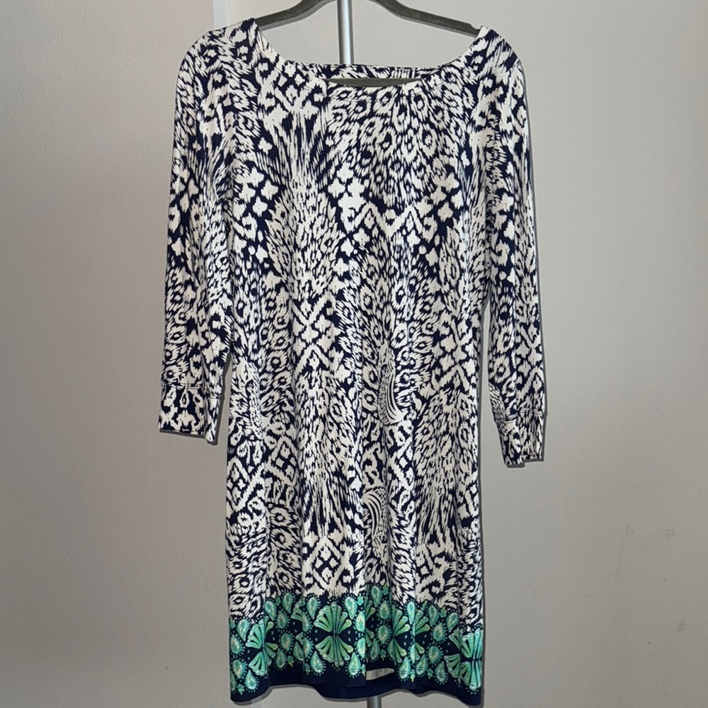 Lilly Pulitzer Elegant Navy and White Patterned Dress with Green Accents